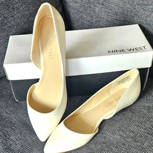 (NWT) Nine West ivory flats